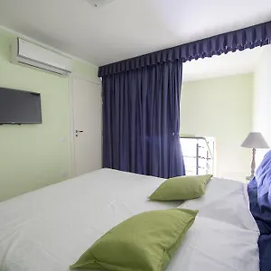 https://aristovascio.hotels-amalfi.com