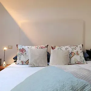https://luxury-house-colosseo.it-romehotels.com